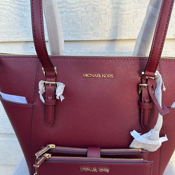 SALE! Michael Kors purse and wallet - Picture 2 of 15